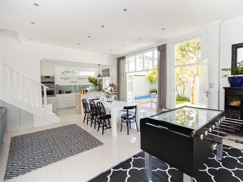 Cricklewood Place - Luxury Holiday Homes เคปทาวน์ ภายนอก รูปภาพ