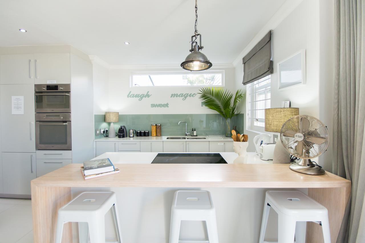 Cricklewood Place - Luxury Holiday Homes เคปทาวน์ ภายนอก รูปภาพ