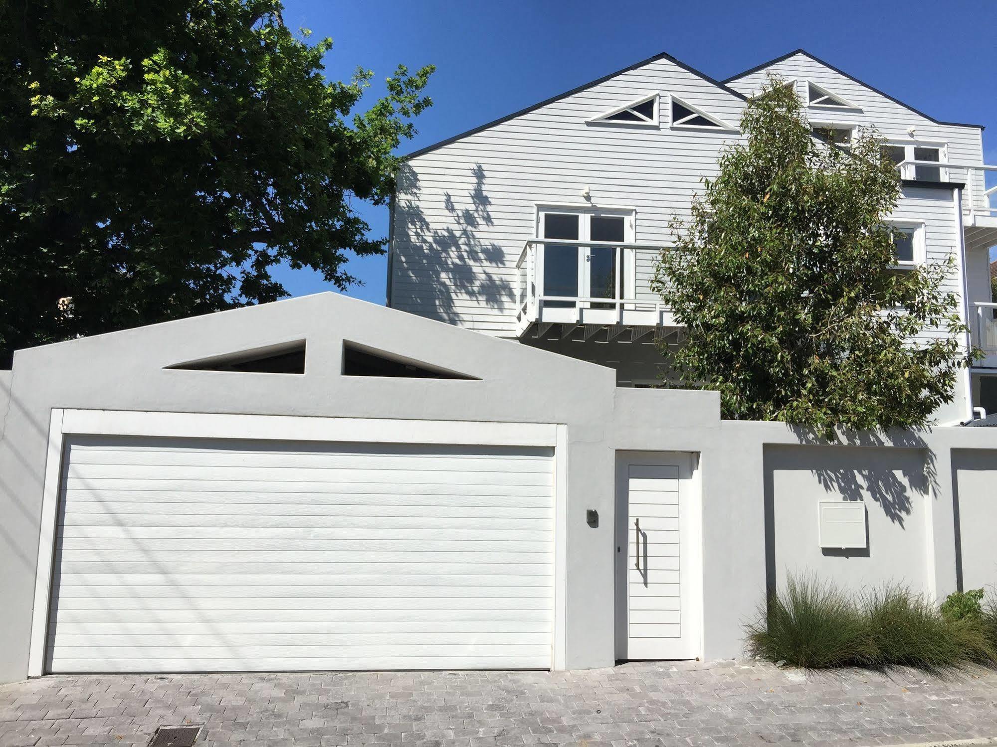 Cricklewood Place - Luxury Holiday Homes เคปทาวน์ ภายนอก รูปภาพ