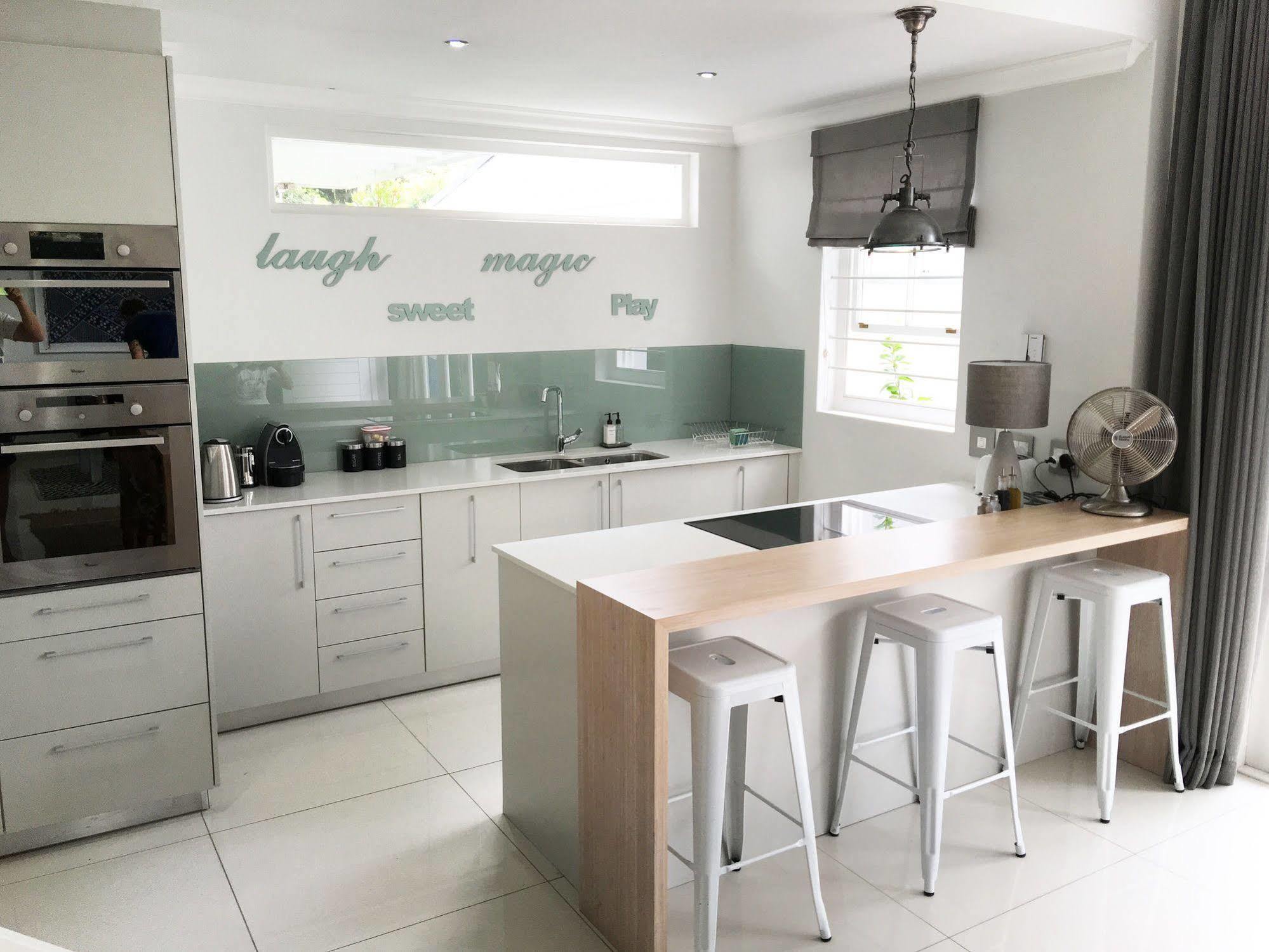 Cricklewood Place - Luxury Holiday Homes เคปทาวน์ ภายนอก รูปภาพ