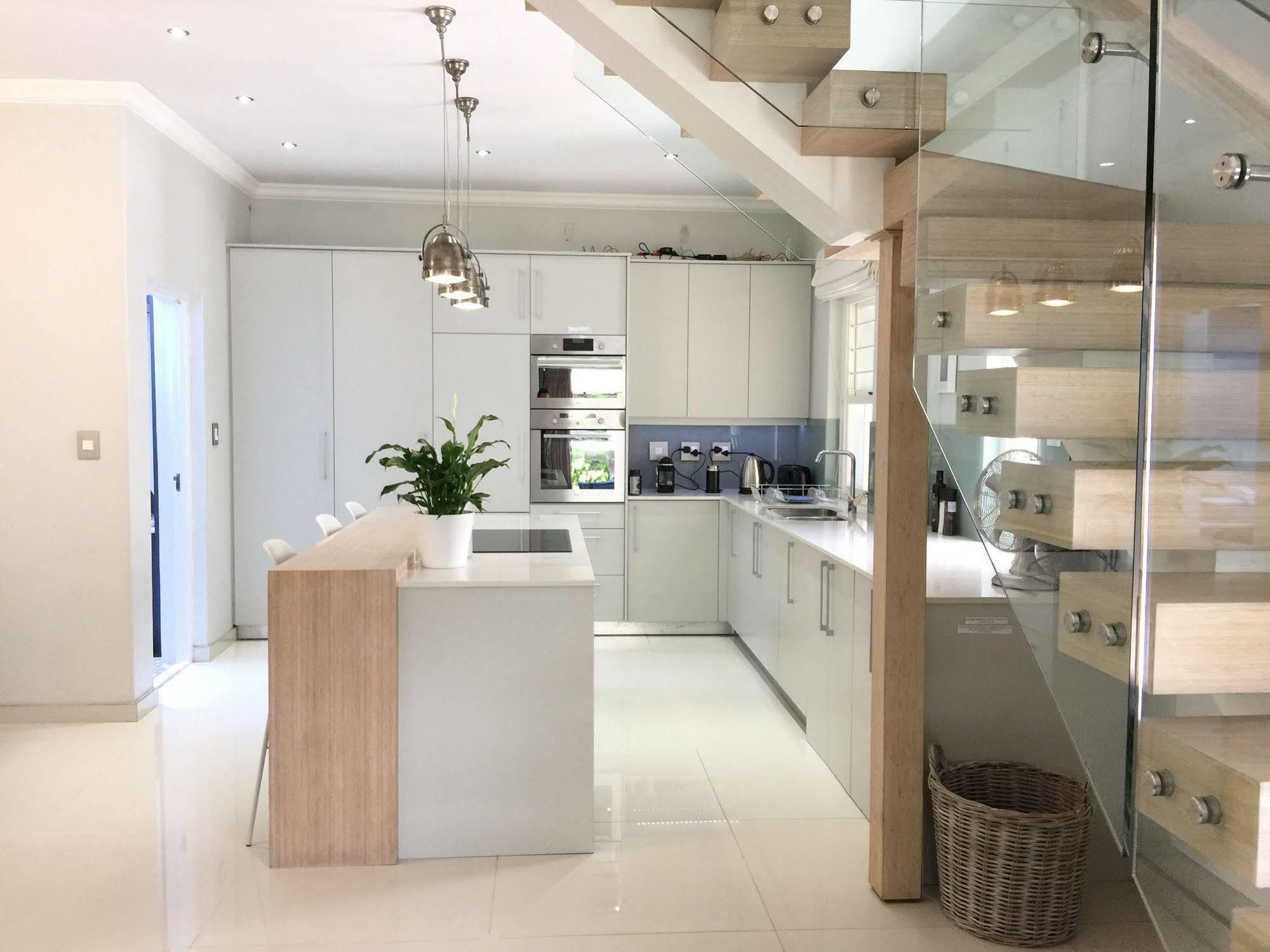 Cricklewood Place - Luxury Holiday Homes เคปทาวน์ ภายนอก รูปภาพ