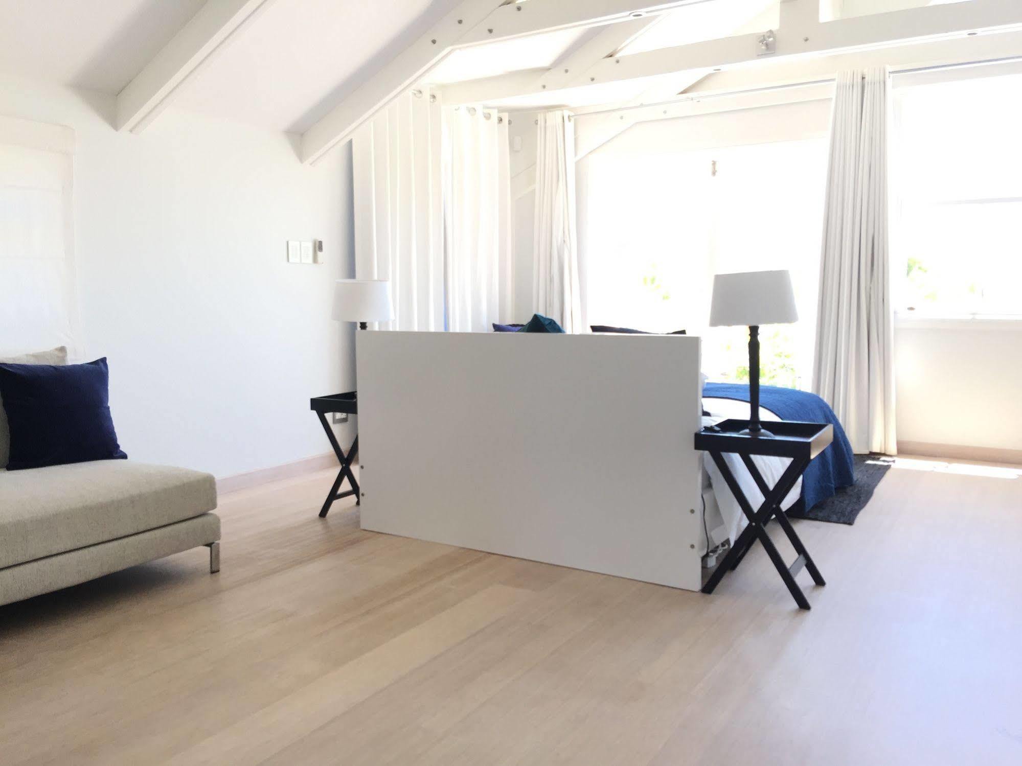 Cricklewood Place - Luxury Holiday Homes เคปทาวน์ ภายนอก รูปภาพ