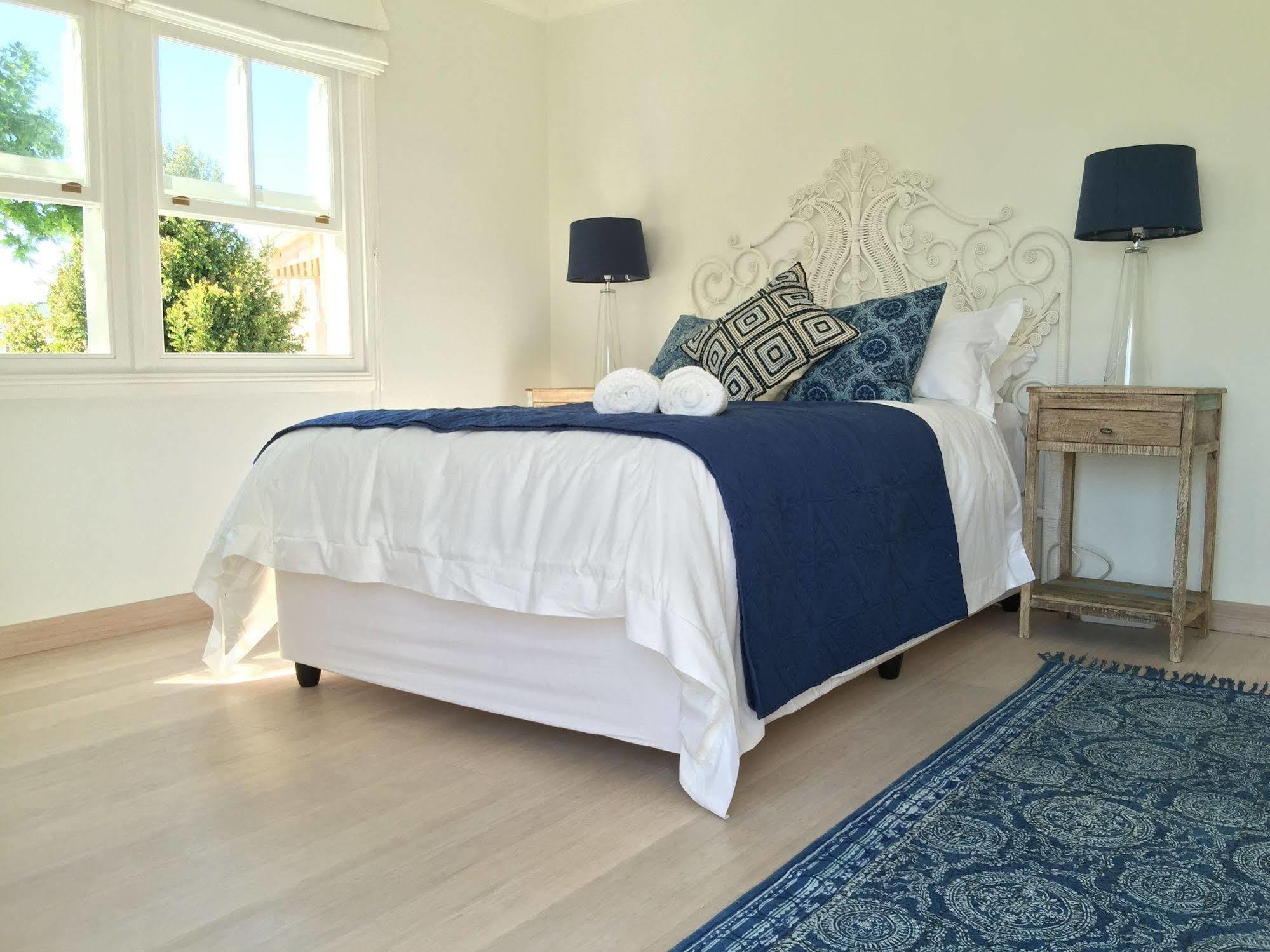 Cricklewood Place - Luxury Holiday Homes เคปทาวน์ ภายนอก รูปภาพ